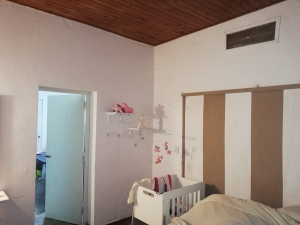 Casa de dos dormitorios sobre Avenida Colón 