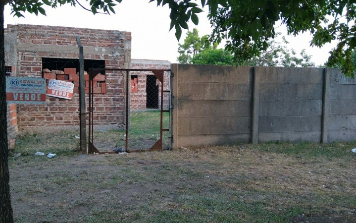 Terreno con obra techada 