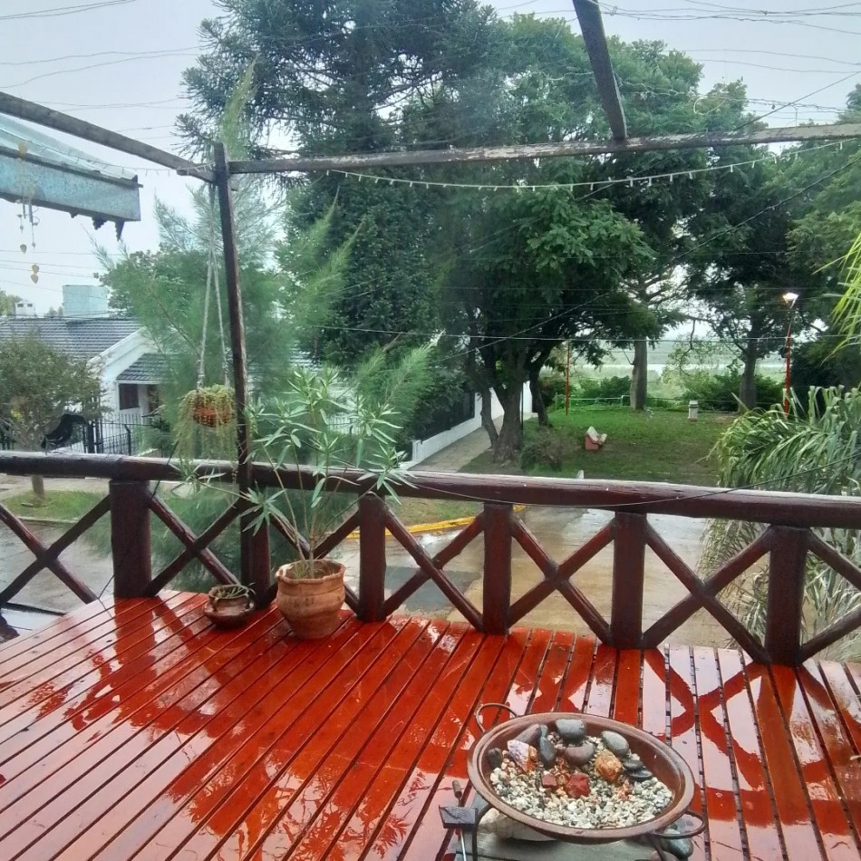 VENDO HERMOSA CASA DE TRONCOS