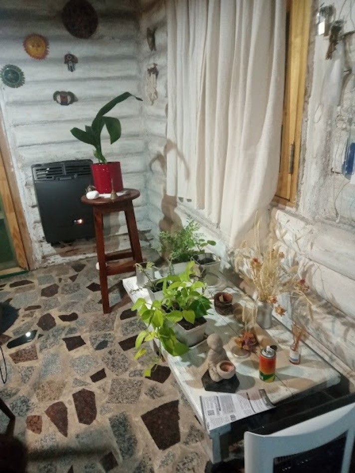 VENDO HERMOSA CASA DE TRONCOS